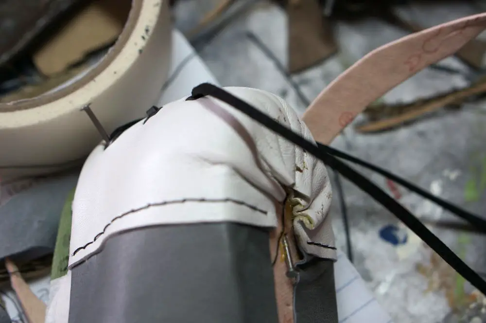 Sapato colado para fazer forma