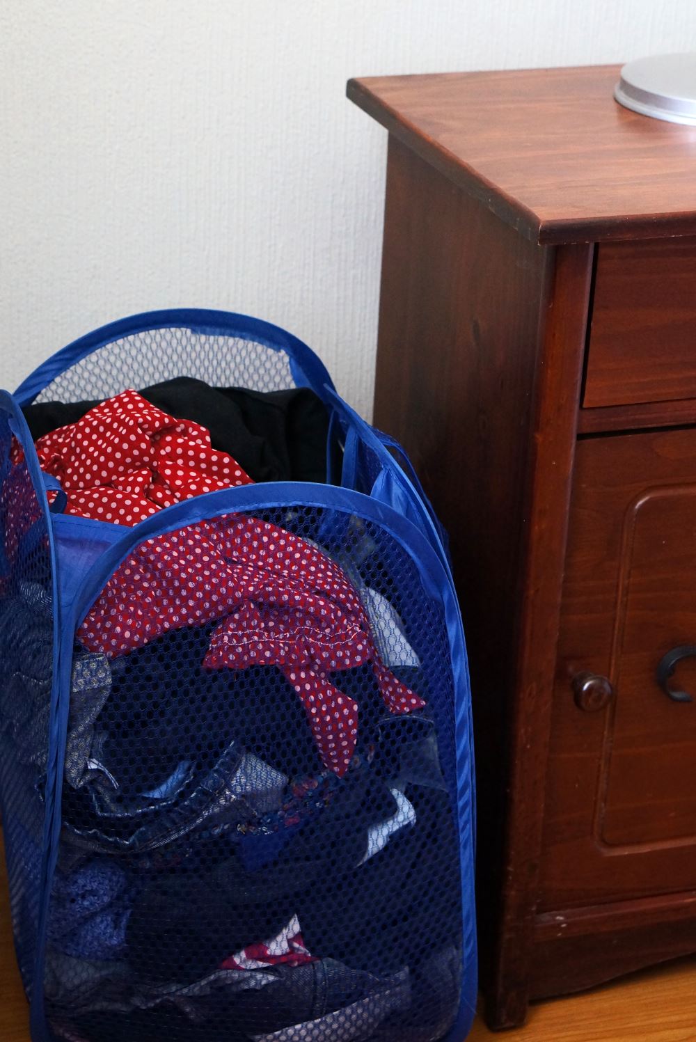 Laundry hamper